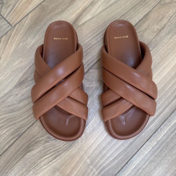 Annie Bing Lizzie Slide! - Picture 6 of 7